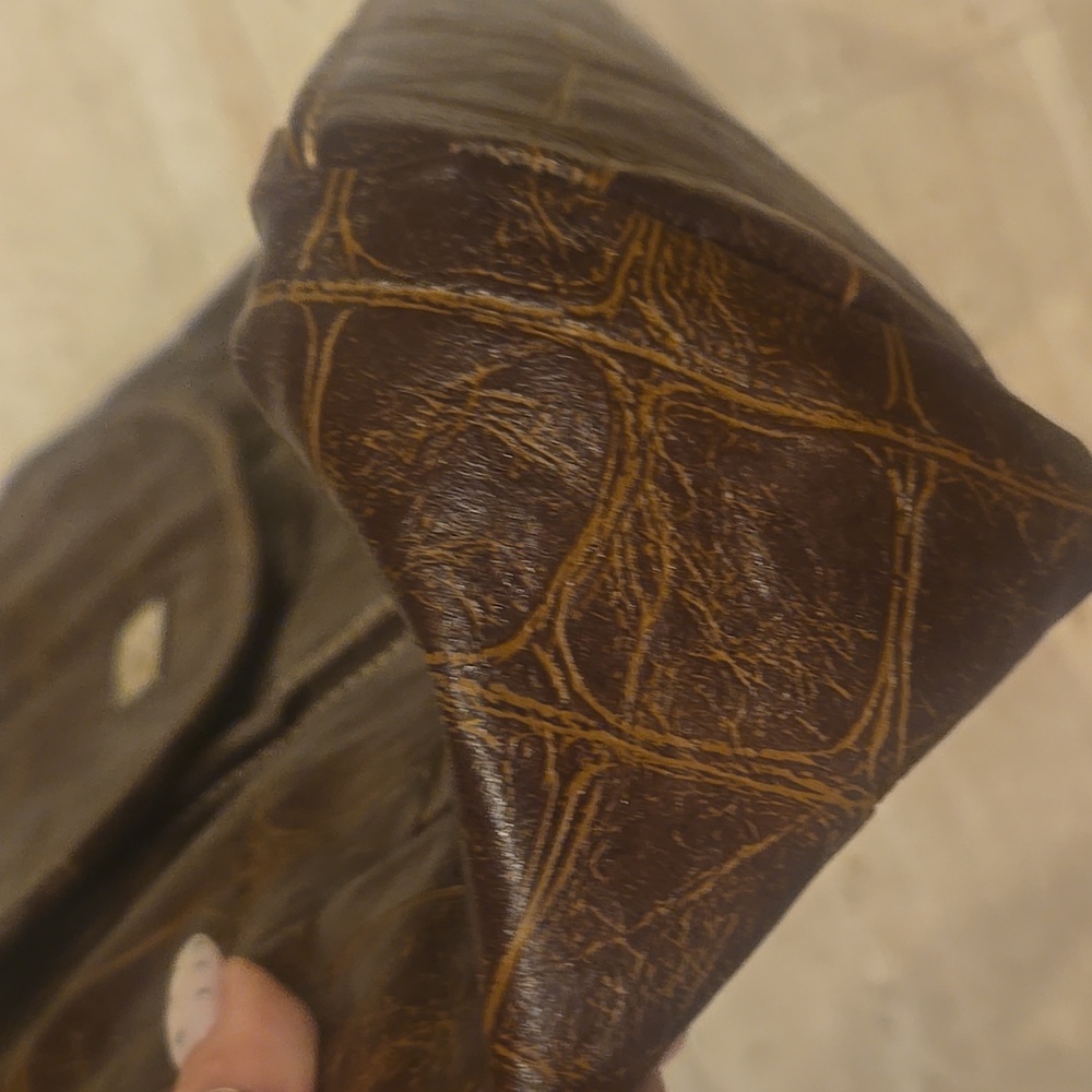 MultiSac Brown Faux Croc Embossed Messenger Tote Bag - Picture 6 of 10